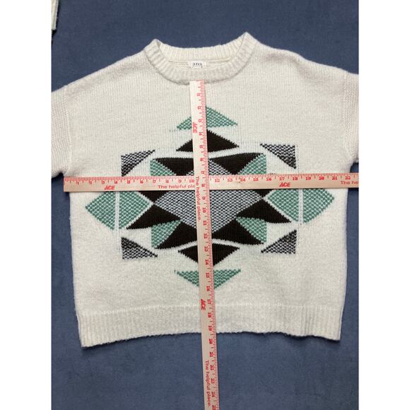 A.N.A. (A New Approach) Women’s Size Medium White Patterned Cuff Sleeve Sweater - Picture 6 of 7